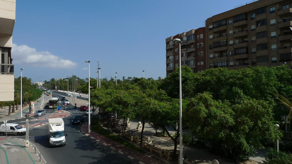 Hostal Maria Elx Esterno foto The park